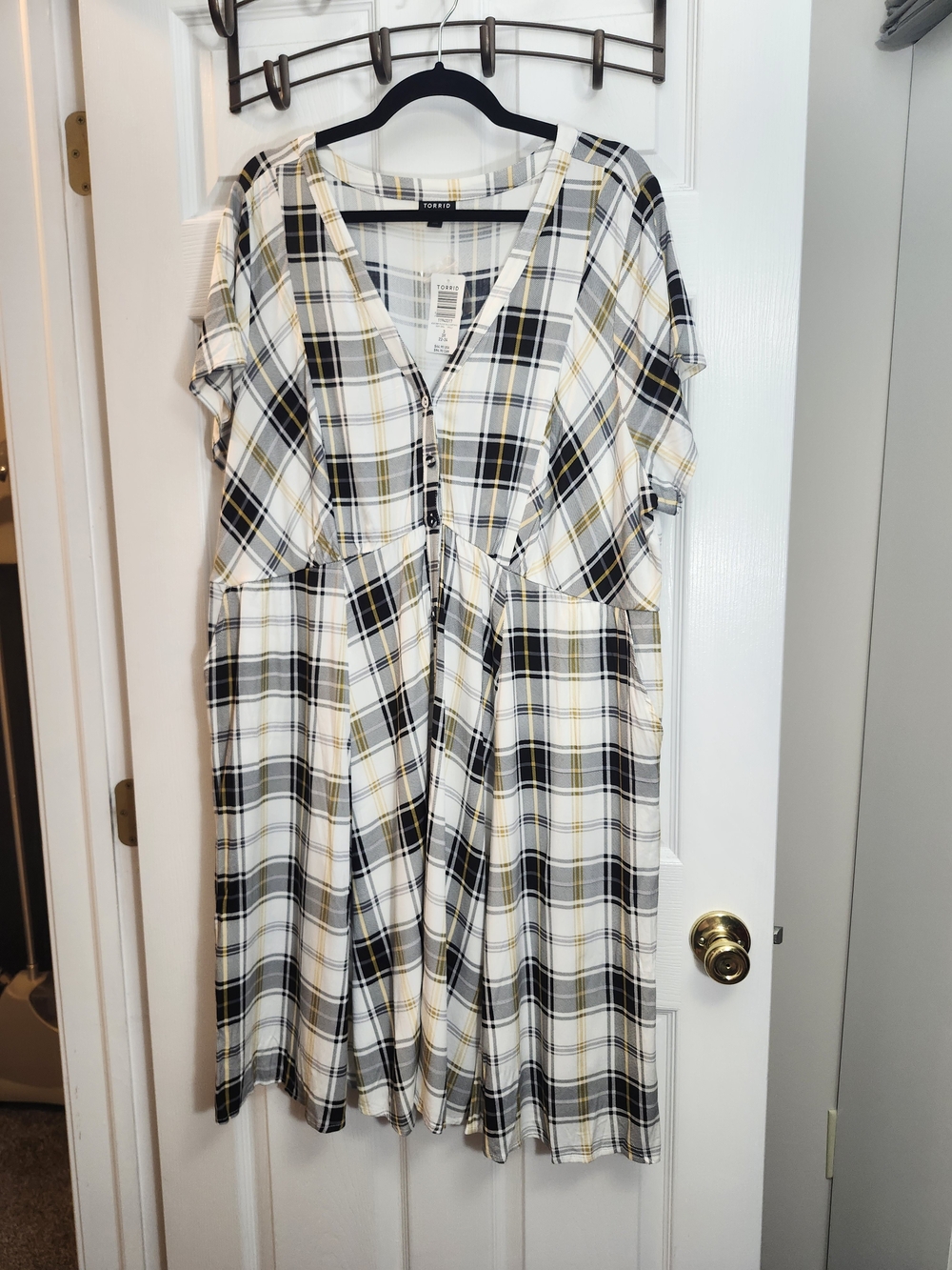 Torrid White Black and Yellow Plaid V-Neck Midi Dress, Torrid 3 = 3X